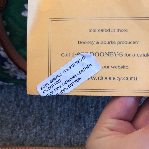 Beautiful Dooney & Bourke purse - Picture 4 of 9